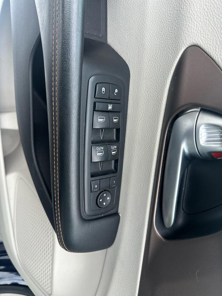 Chrysler Pacifica Touring-L FWD 2017