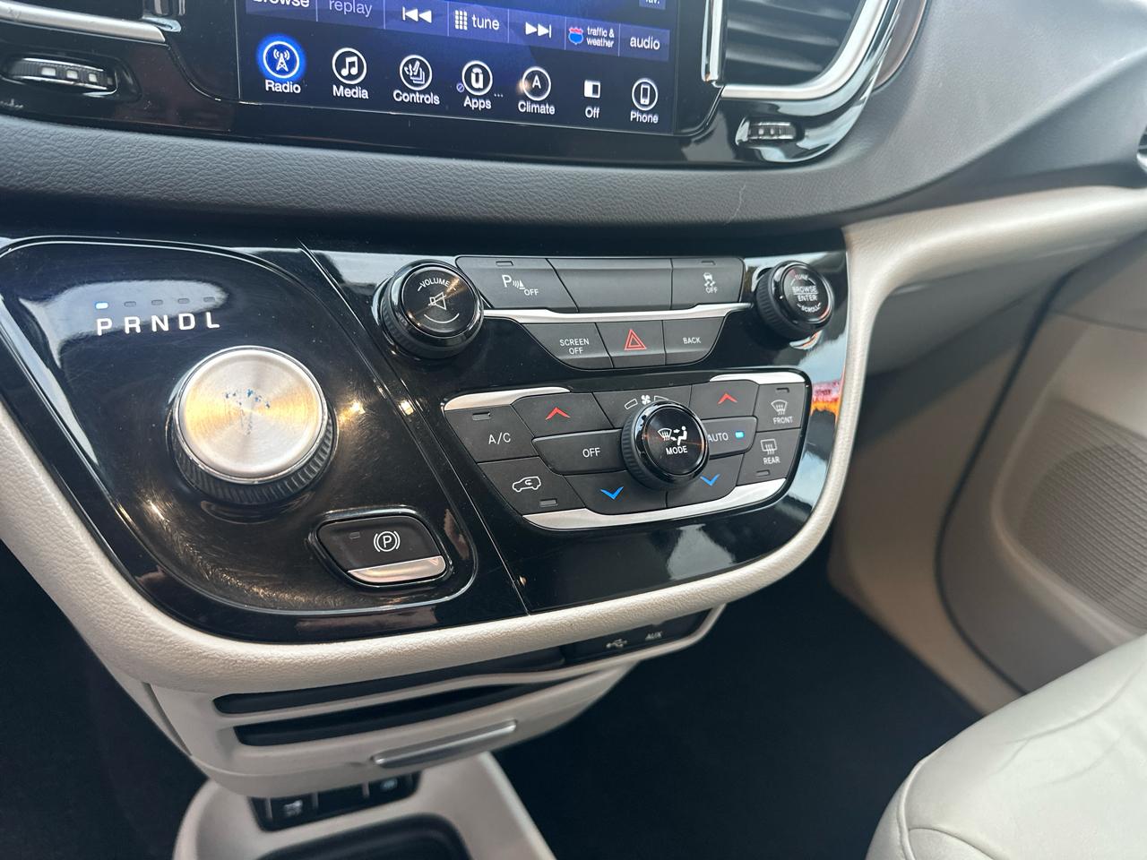 Chrysler Pacifica Touring-L FWD 2017