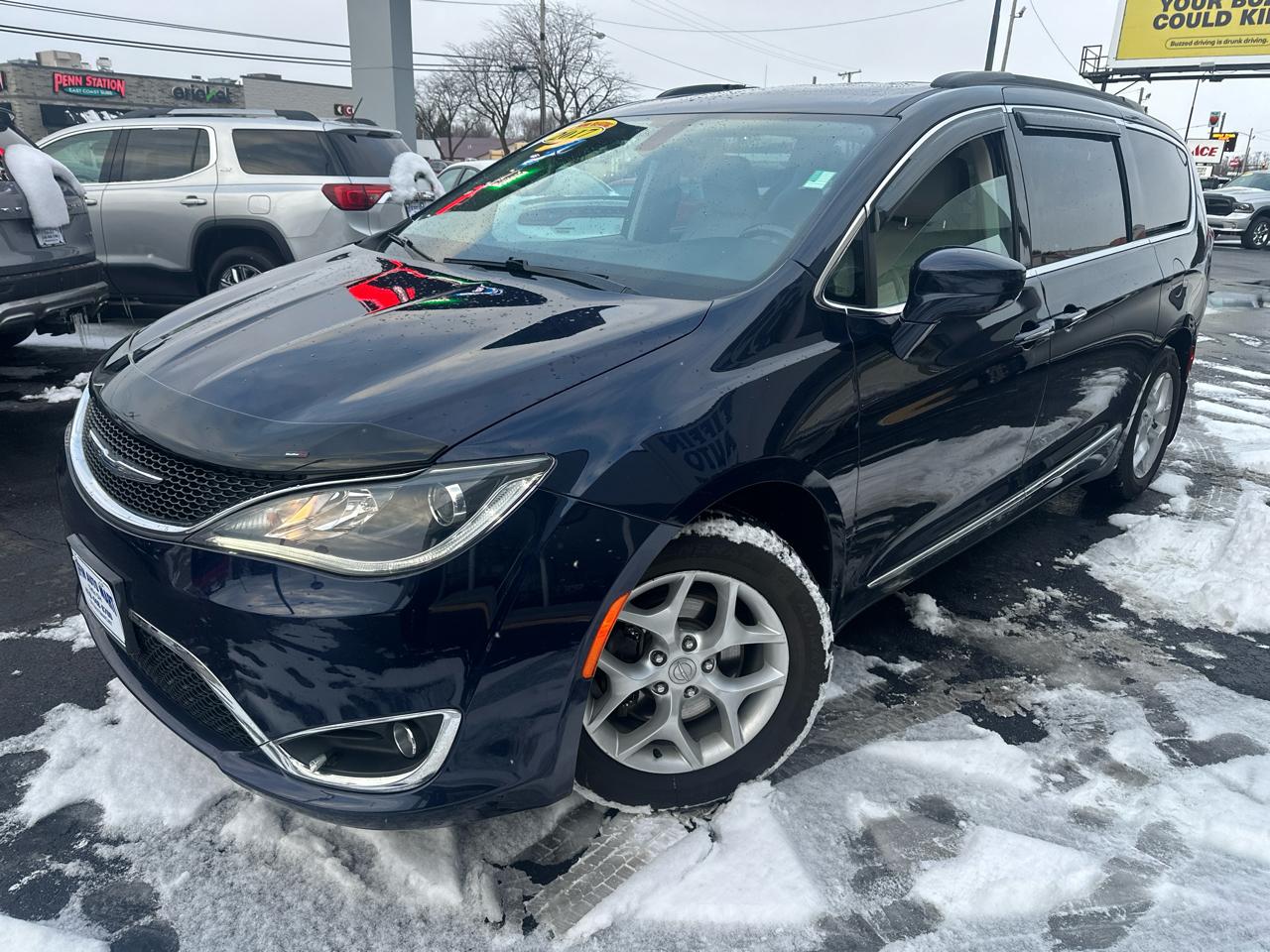 Chrysler Pacifica Touring-L FWD 2017