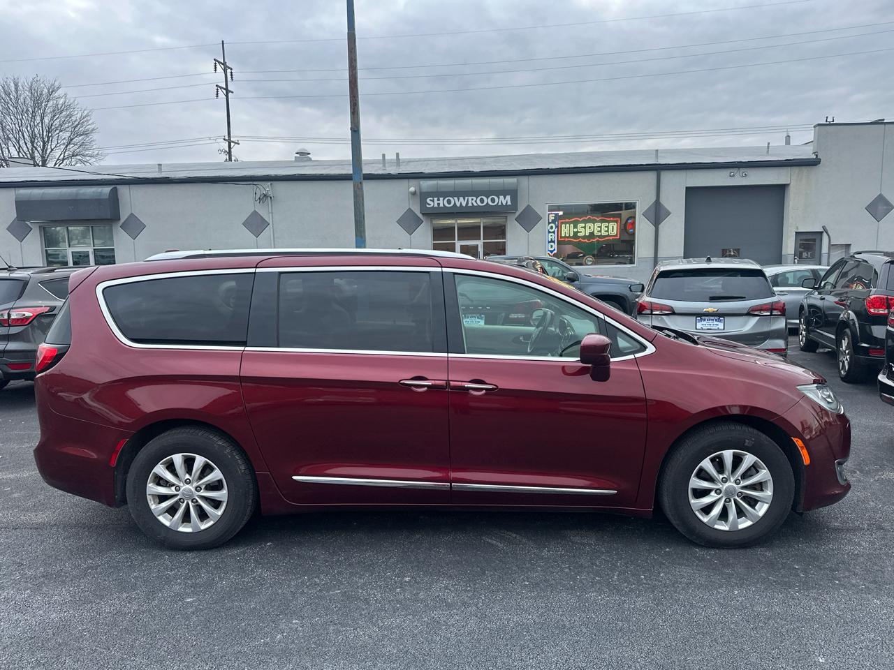 Chrysler Pacifica Touring L FWD 2018