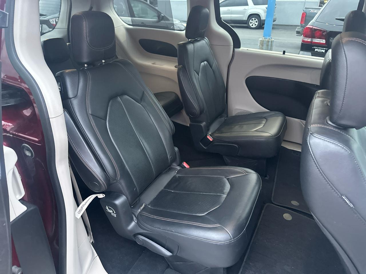 Chrysler Pacifica Touring L FWD 2018