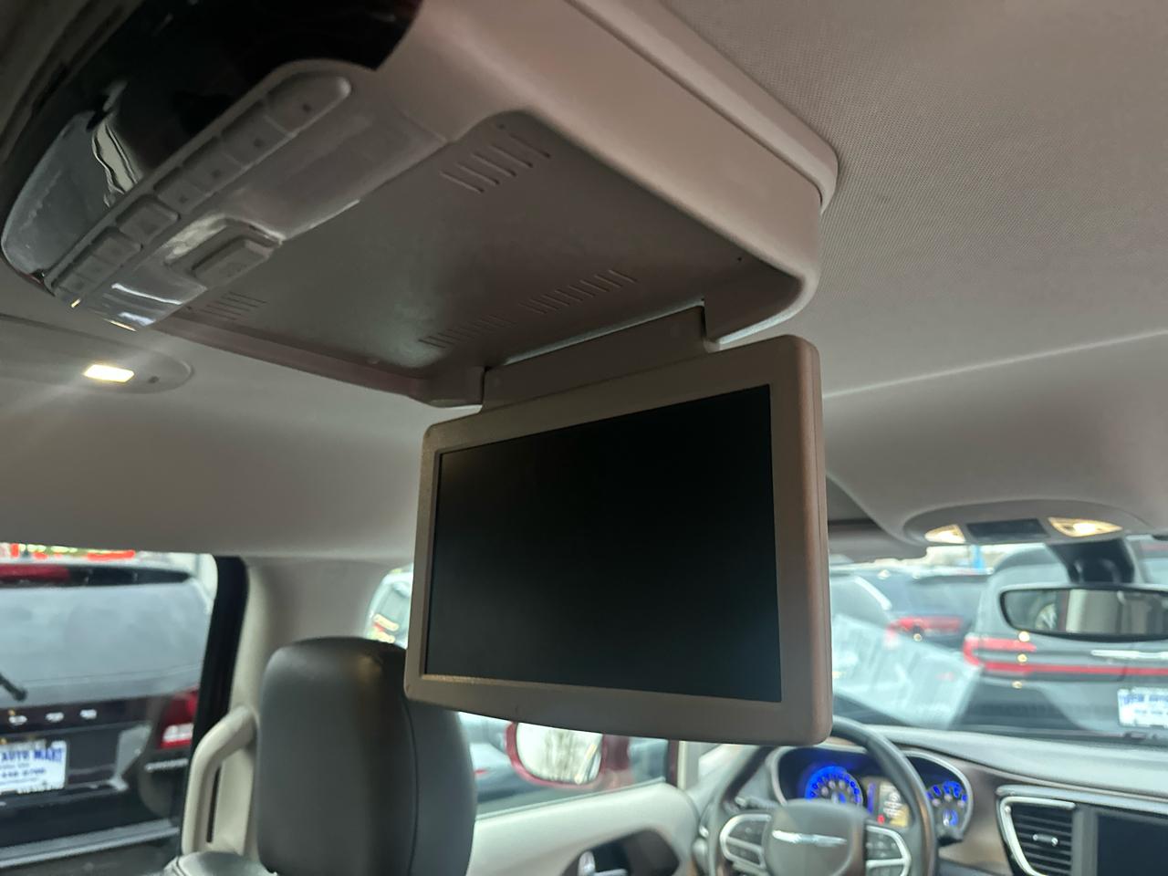 Chrysler Pacifica Touring L FWD 2018