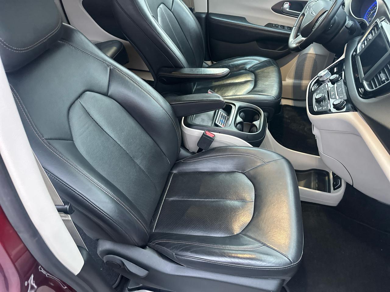 Chrysler Pacifica Touring L FWD 2018