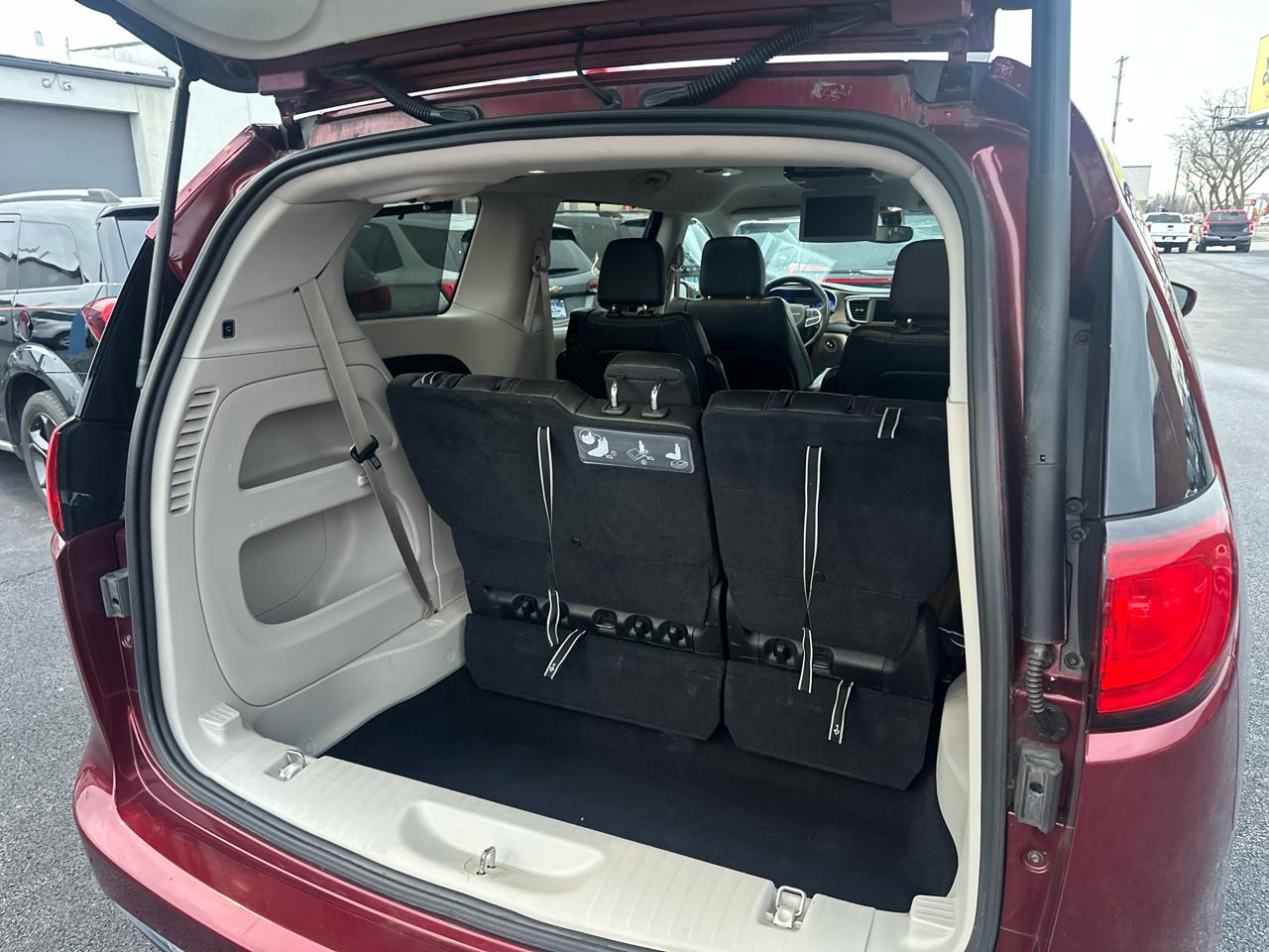 Chrysler Pacifica Touring L FWD 2018