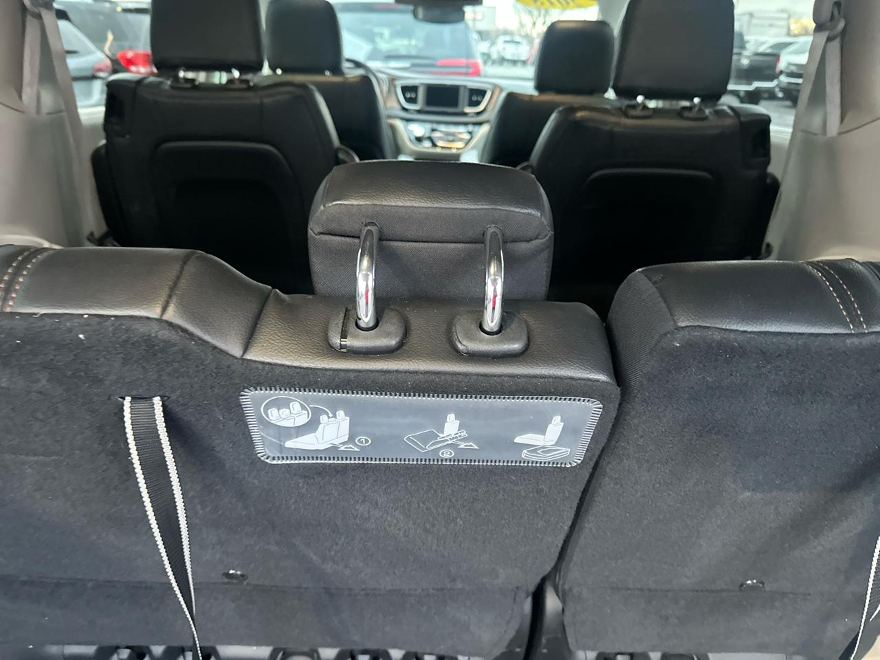 Chrysler Pacifica Touring L FWD 2018