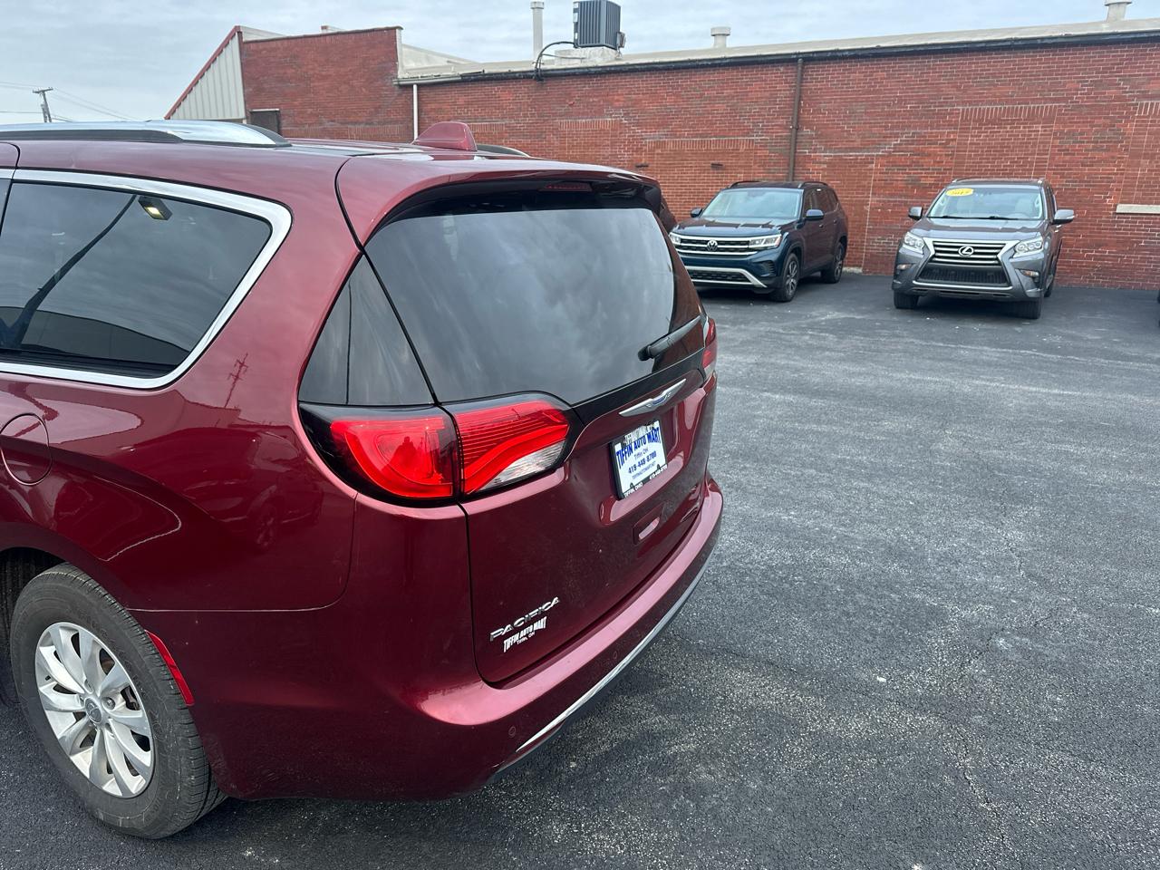 Chrysler Pacifica Touring L FWD 2018