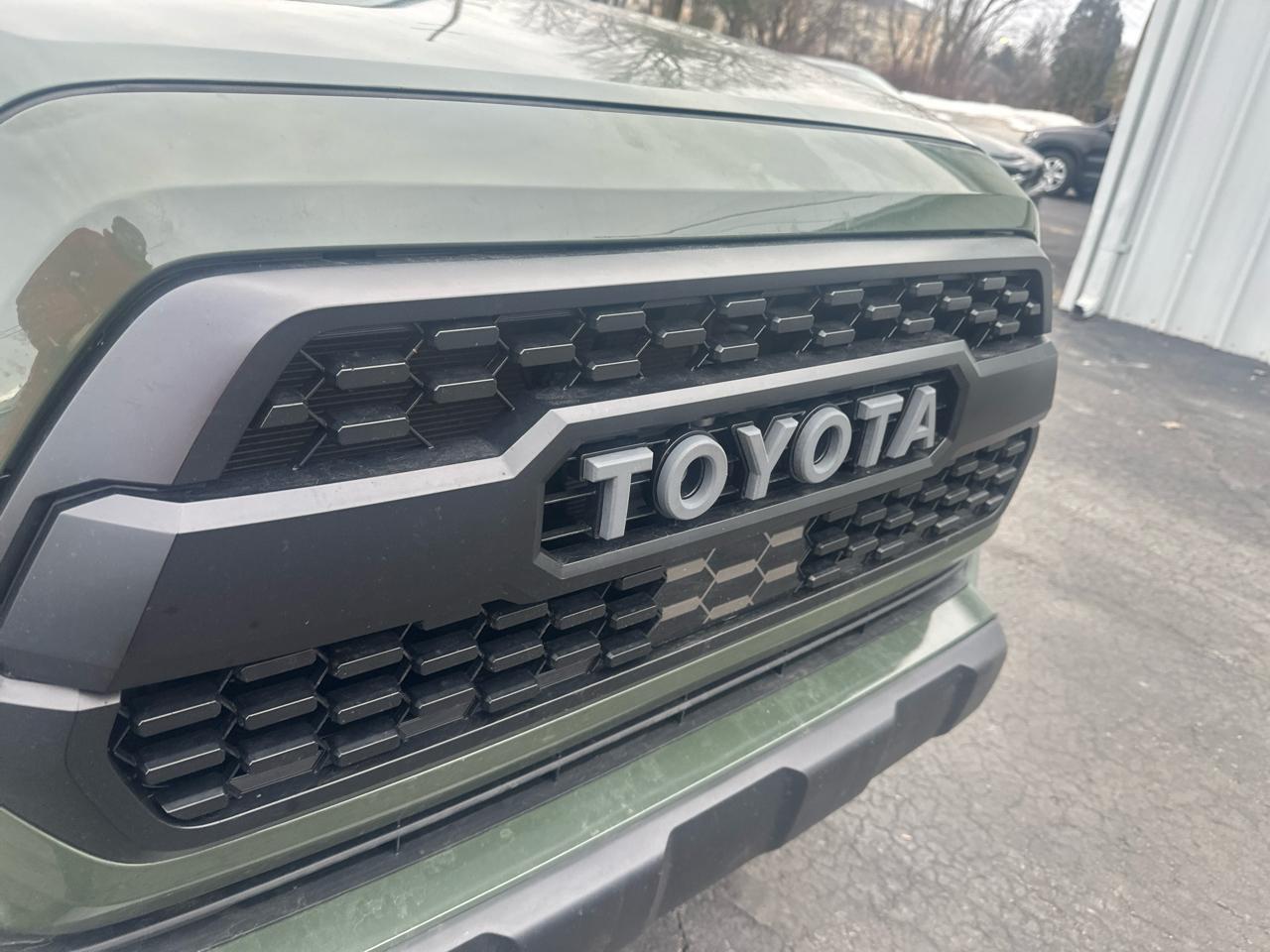 Toyota Tacoma 4WD SR Double Cab 5' Bed V6 AT (Natl) 2021