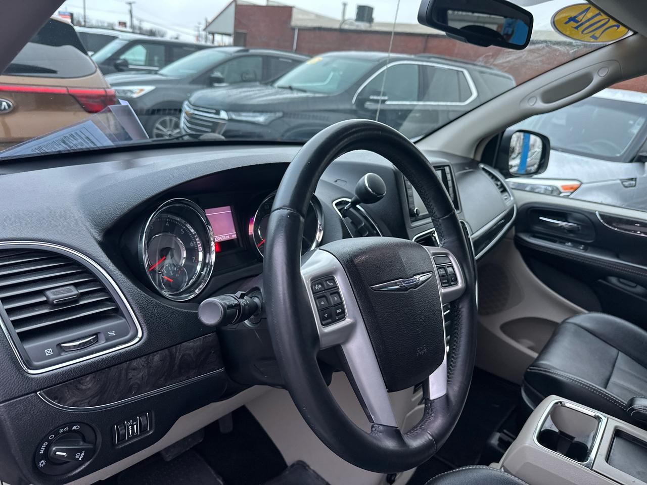 Chrysler Town & Country 4dr Wgn Touring 2014