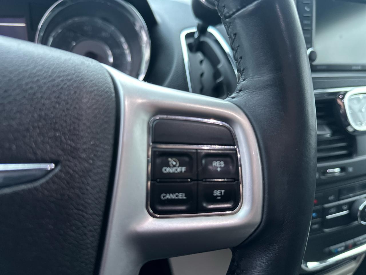 Chrysler Town & Country 4dr Wgn Touring 2014