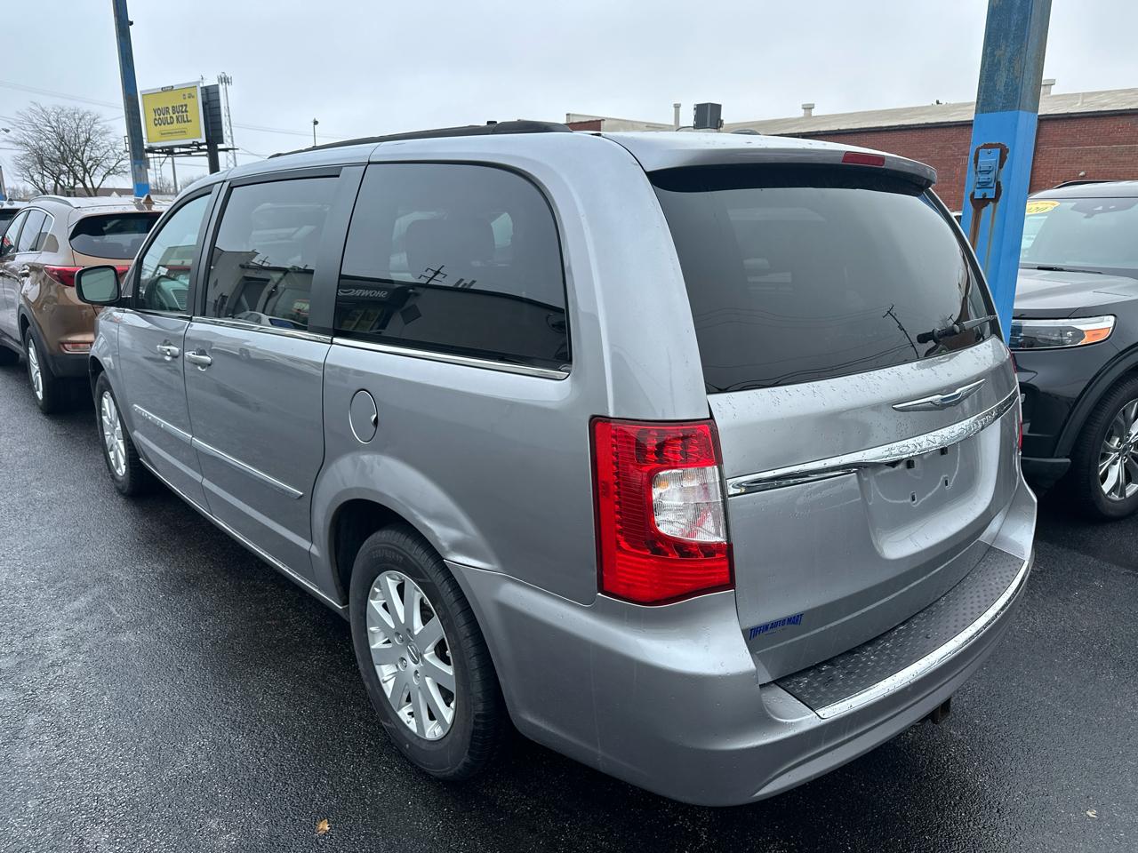 Chrysler Town & Country 4dr Wgn Touring 2014
