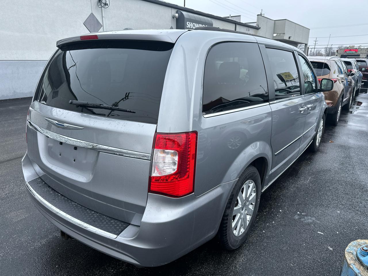 Chrysler Town & Country 4dr Wgn Touring 2014