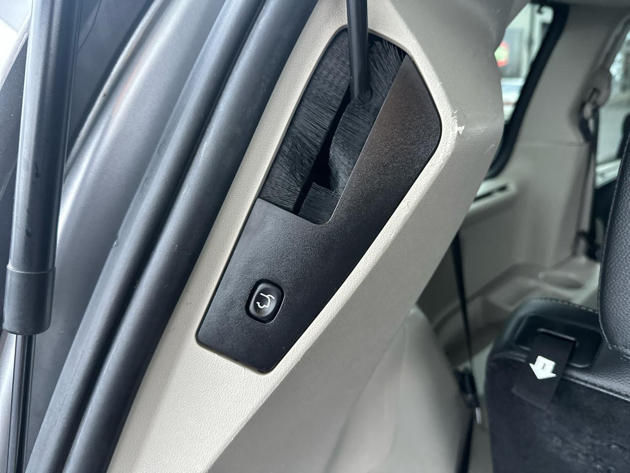 Chrysler Town & Country 4dr Wgn Touring 2014