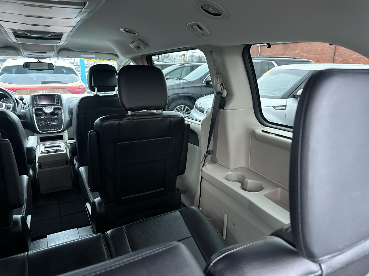 Chrysler Town & Country 4dr Wgn Touring 2014