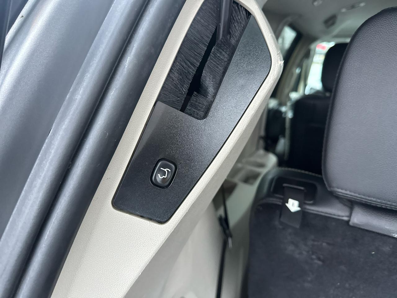 Chrysler Town & Country 4dr Wgn Touring 2014