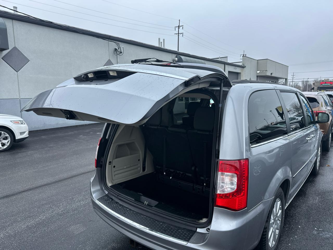 Chrysler Town & Country 4dr Wgn Touring 2014