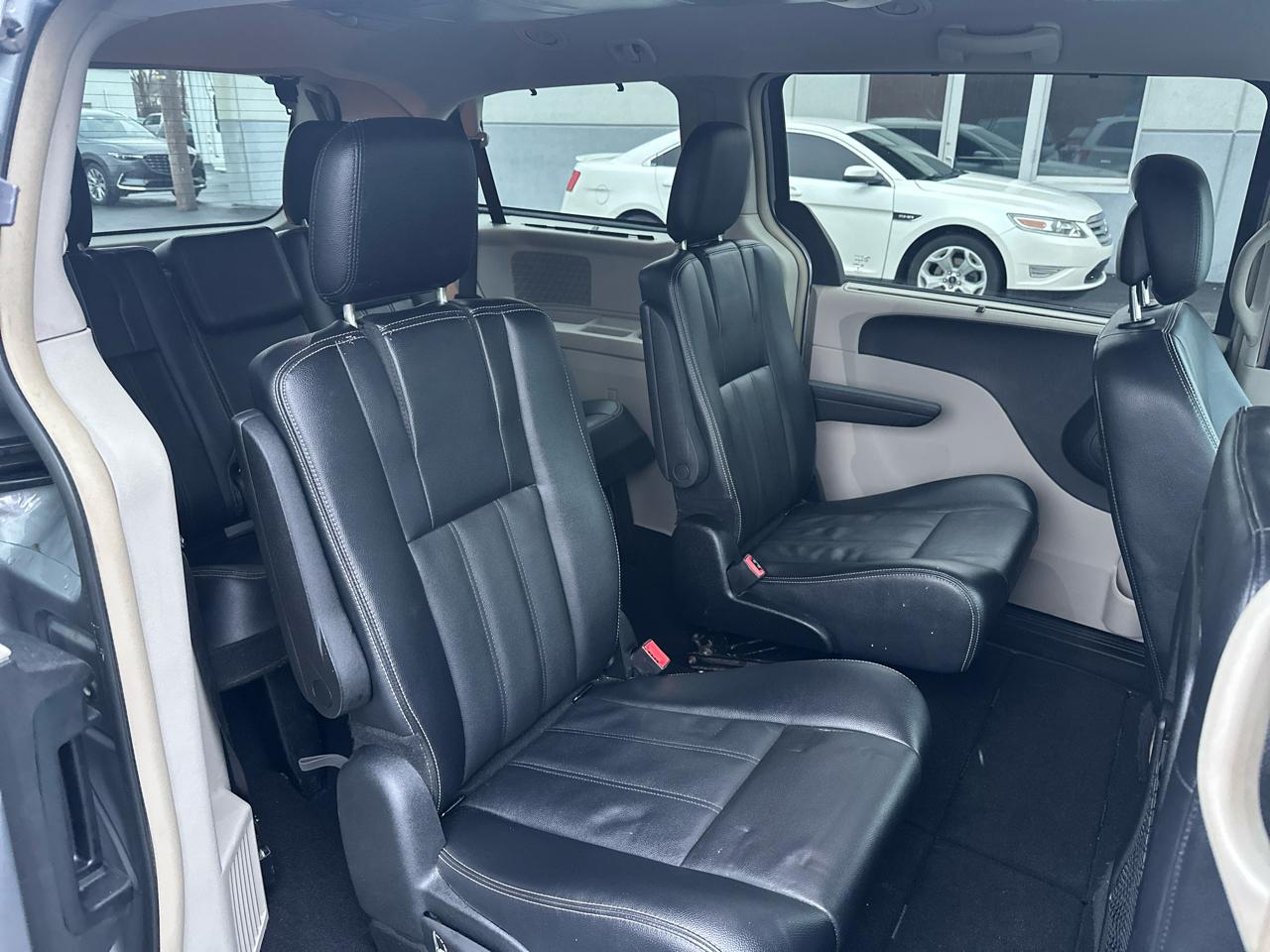 Chrysler Town & Country 4dr Wgn Touring 2014