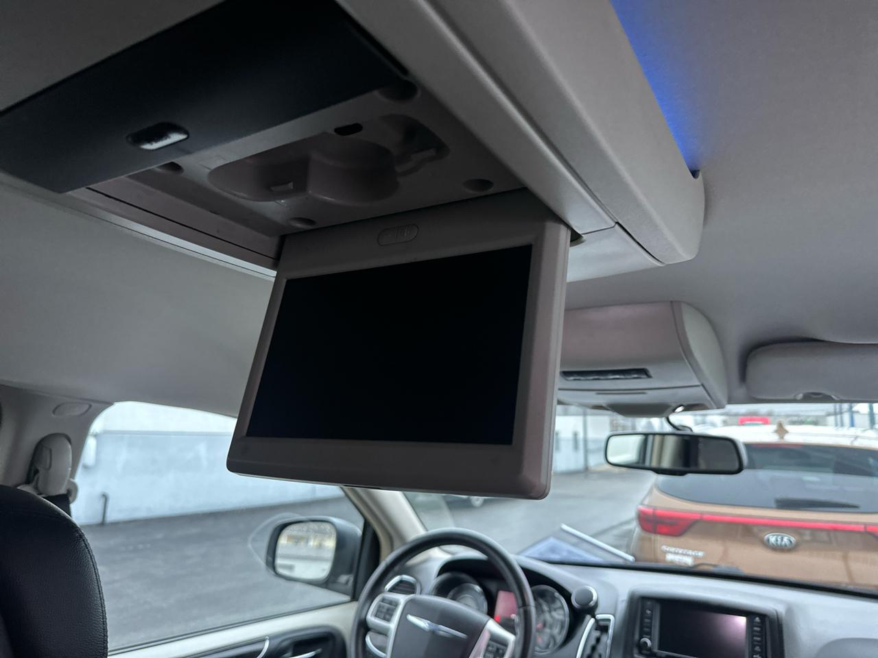 Chrysler Town & Country 4dr Wgn Touring 2014