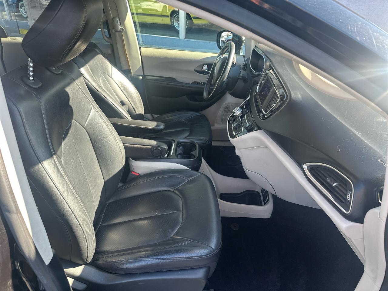 Chrysler Pacifica Touring L FWD 2020