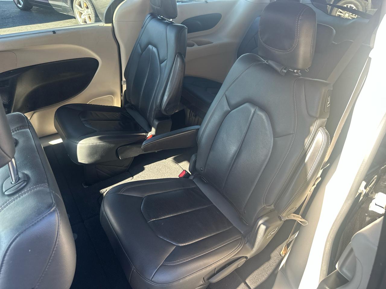 Chrysler Pacifica Touring L FWD 2020