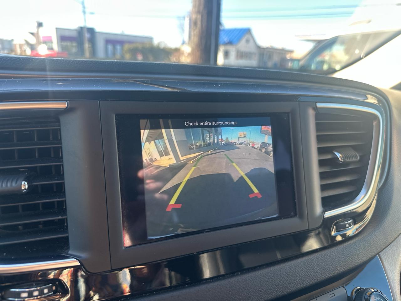 Chrysler Pacifica Touring L FWD 2020