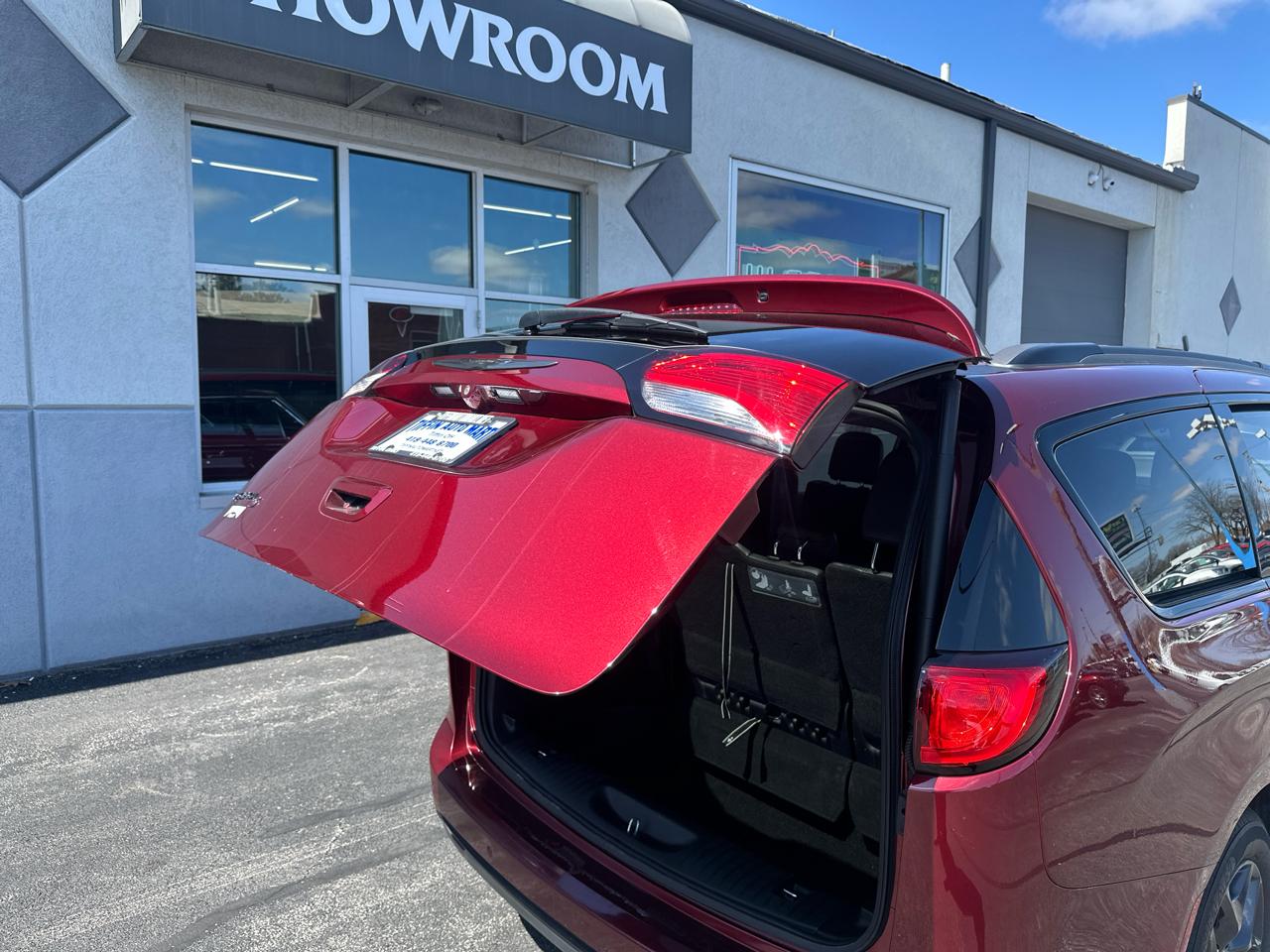 Chrysler Pacifica Touring L Plus FWD 2018