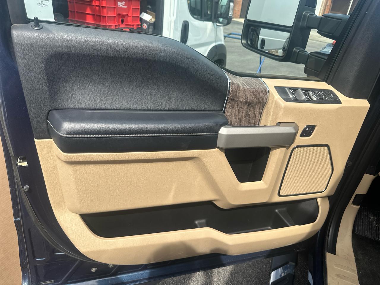 Ford Super Duty F-350 DRW  2017