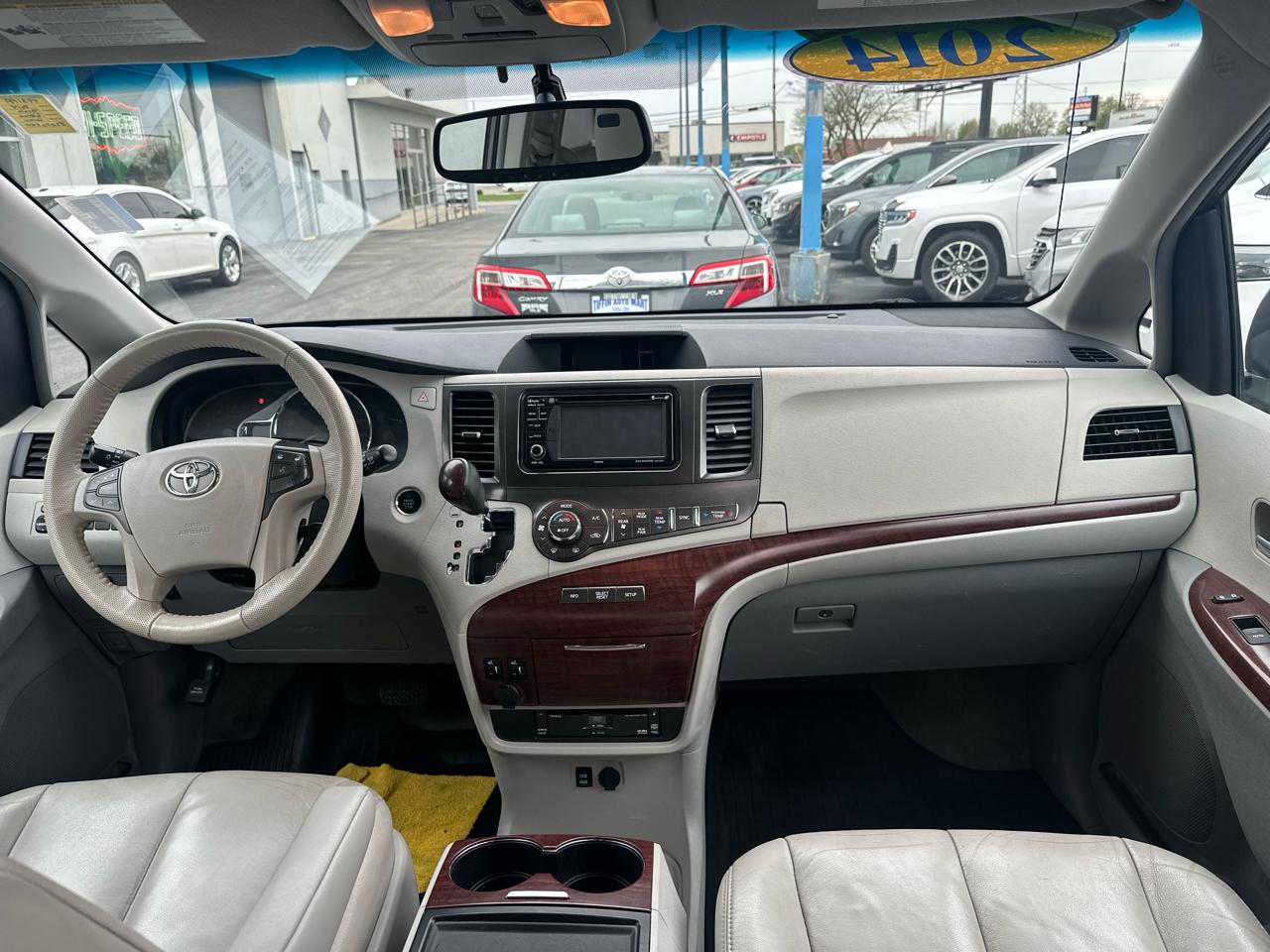 Toyota Sienna 5dr 7-Pass Van V6 Ltd AWD (Natl) 2014