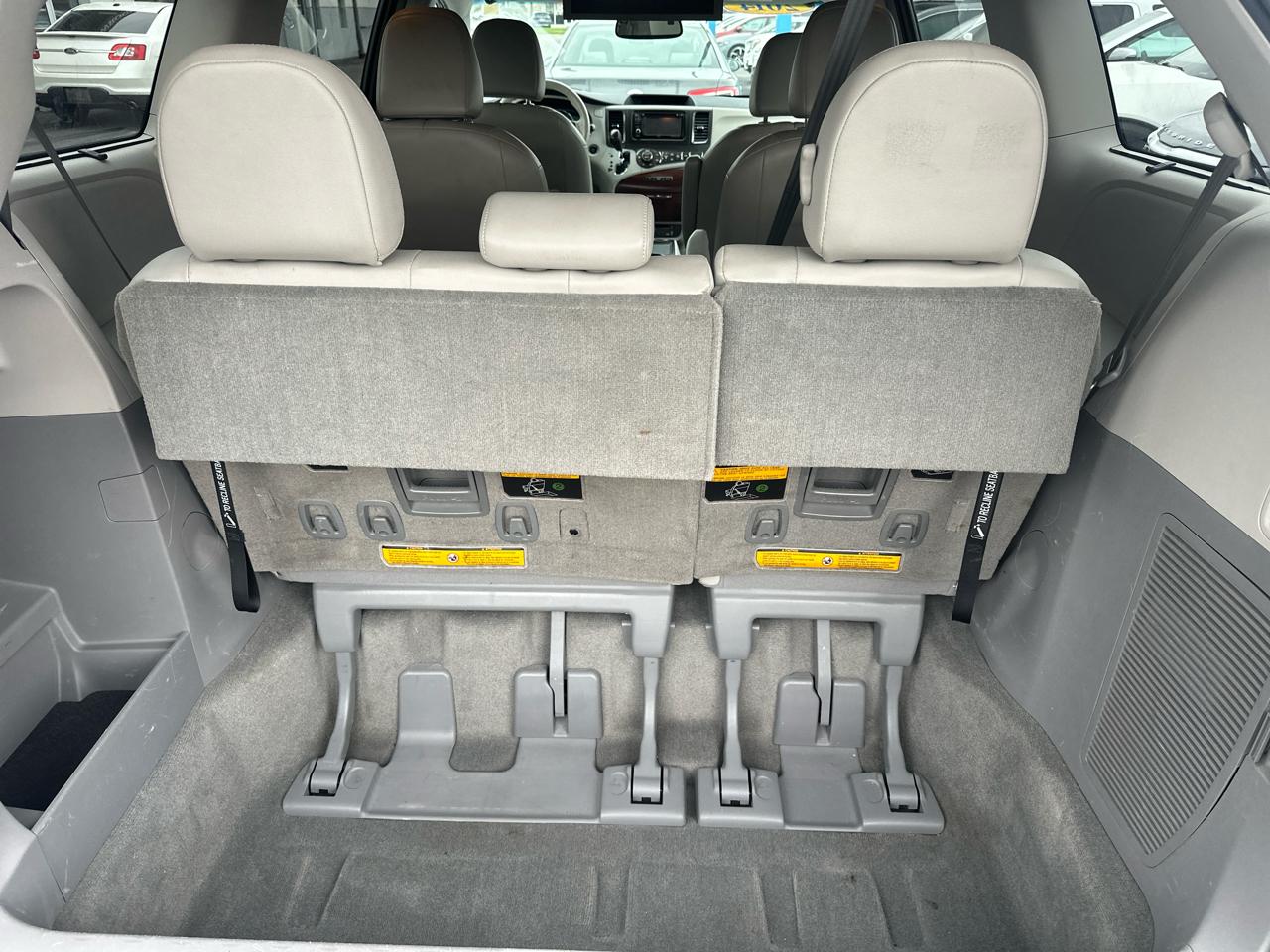 Toyota Sienna 5dr 7-Pass Van V6 Ltd AWD (Natl) 2014