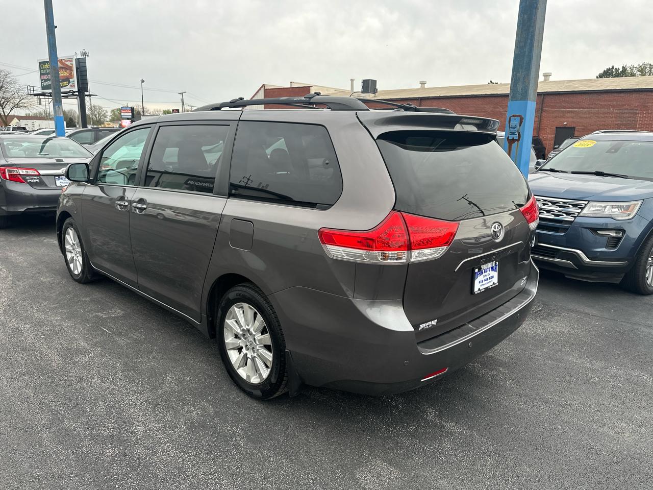 Toyota Sienna 5dr 7-Pass Van V6 Ltd AWD (Natl) 2014