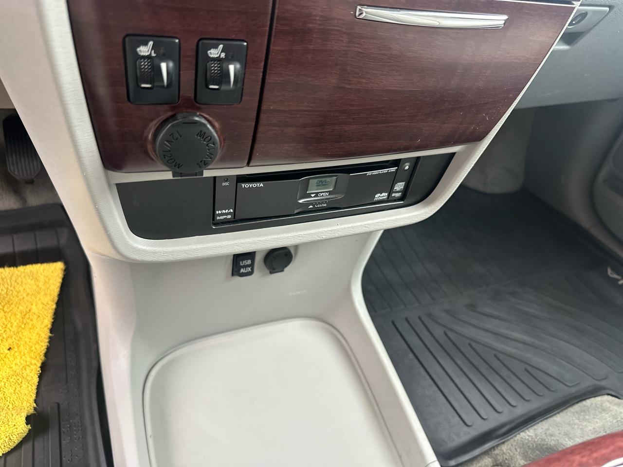 Toyota Sienna 5dr 7-Pass Van V6 Ltd AWD (Natl) 2014