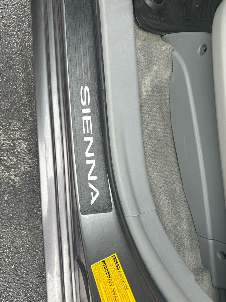 Toyota Sienna 5dr 7-Pass Van V6 Ltd AWD (Natl) 2014