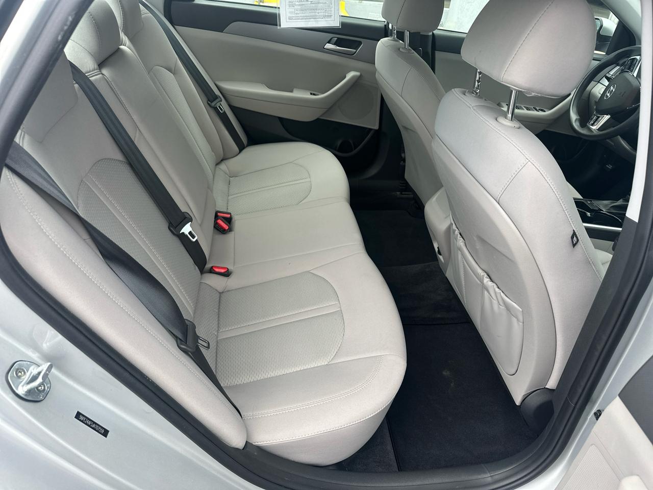 Hyundai Sonata SE 2.4L 2018