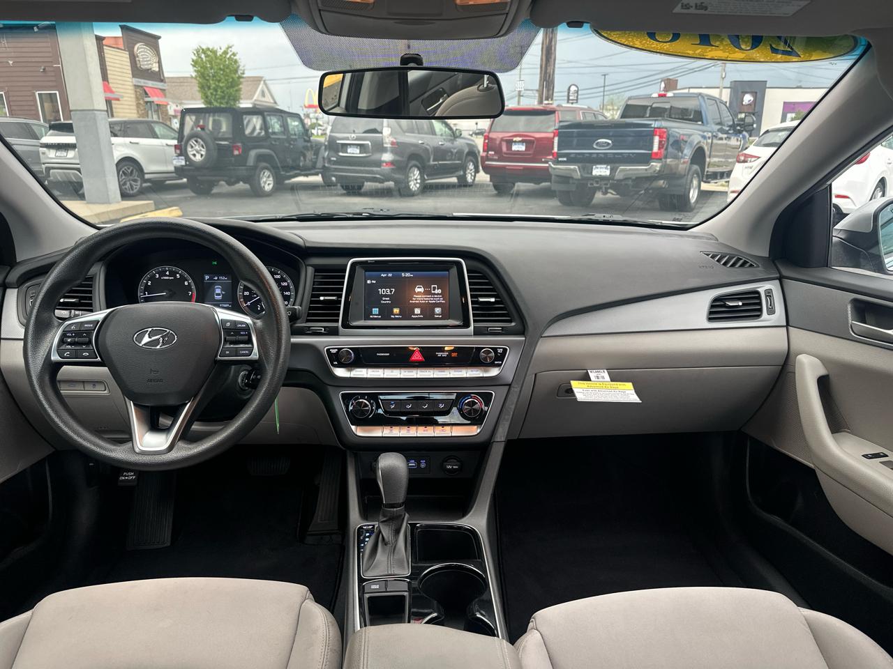Hyundai Sonata SE 2.4L 2018