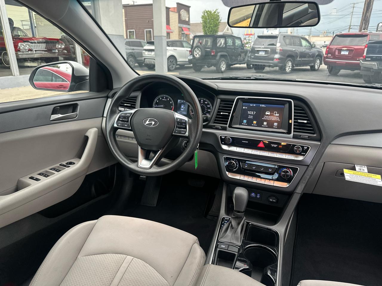 Hyundai Sonata SE 2.4L 2018