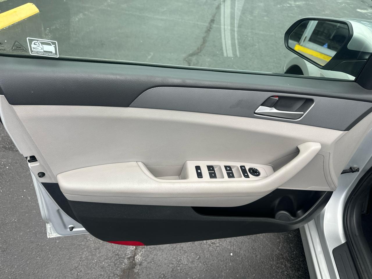 Hyundai Sonata SE 2.4L 2018