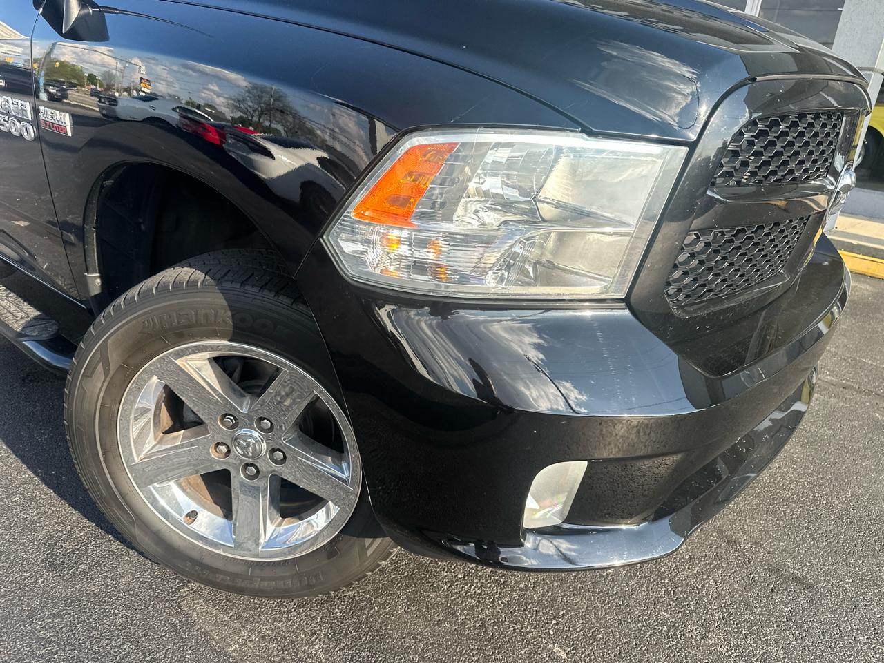 RAM 1500 4WD Crew Cab 140.5" Express 2014