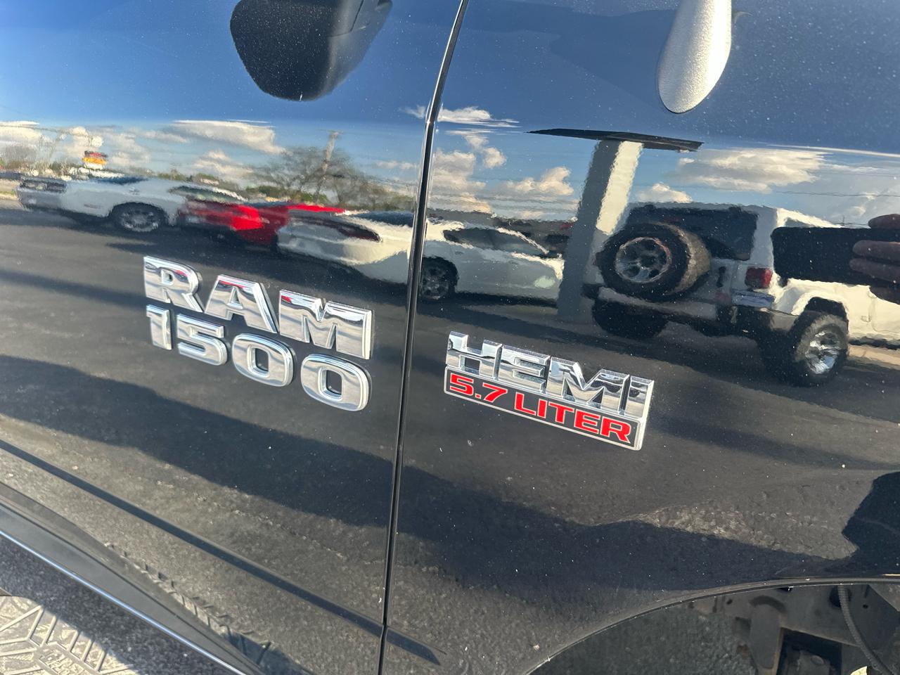 RAM 1500 4WD Crew Cab 140.5" Express 2014