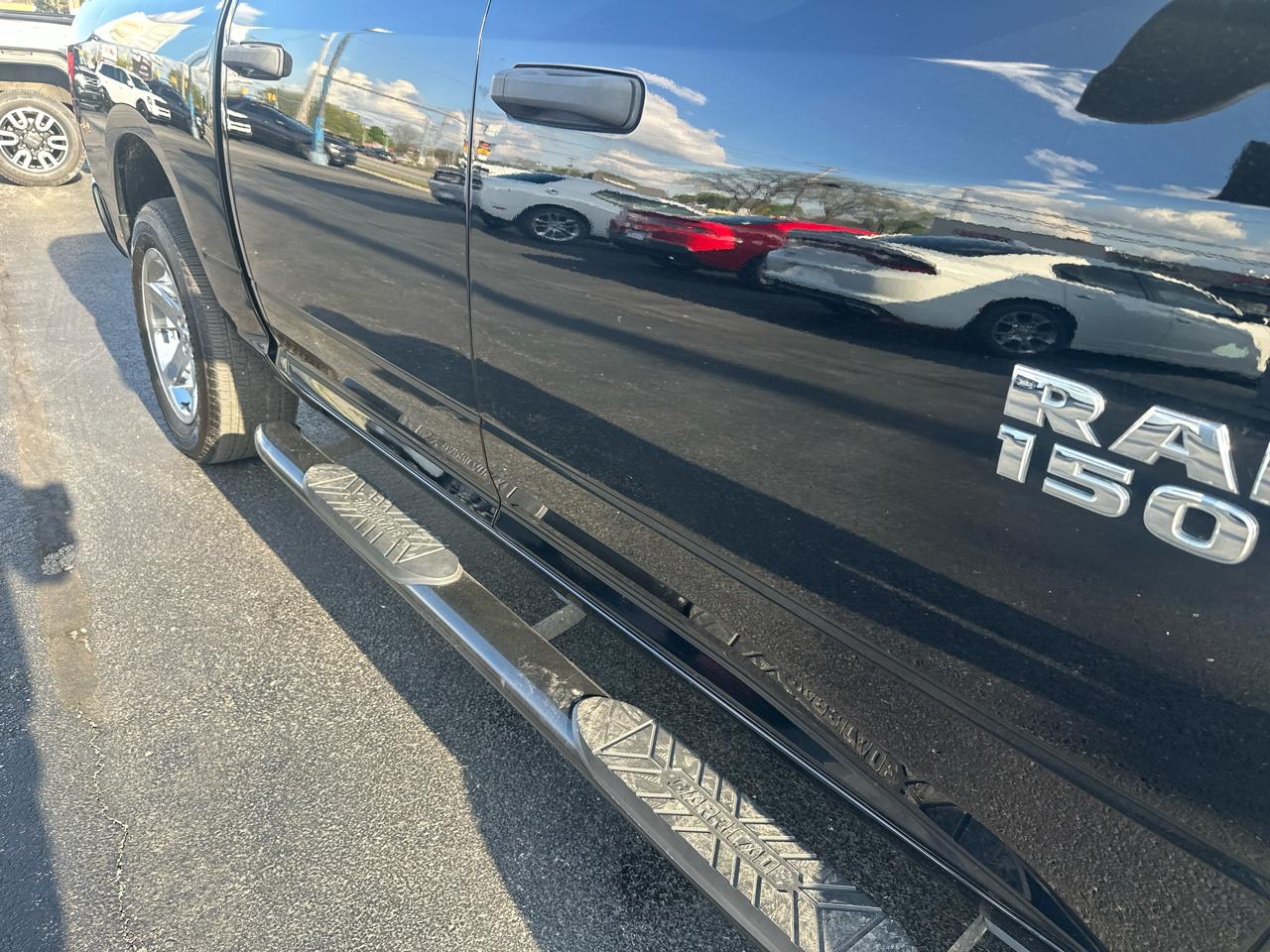 RAM 1500 4WD Crew Cab 140.5" Express 2014