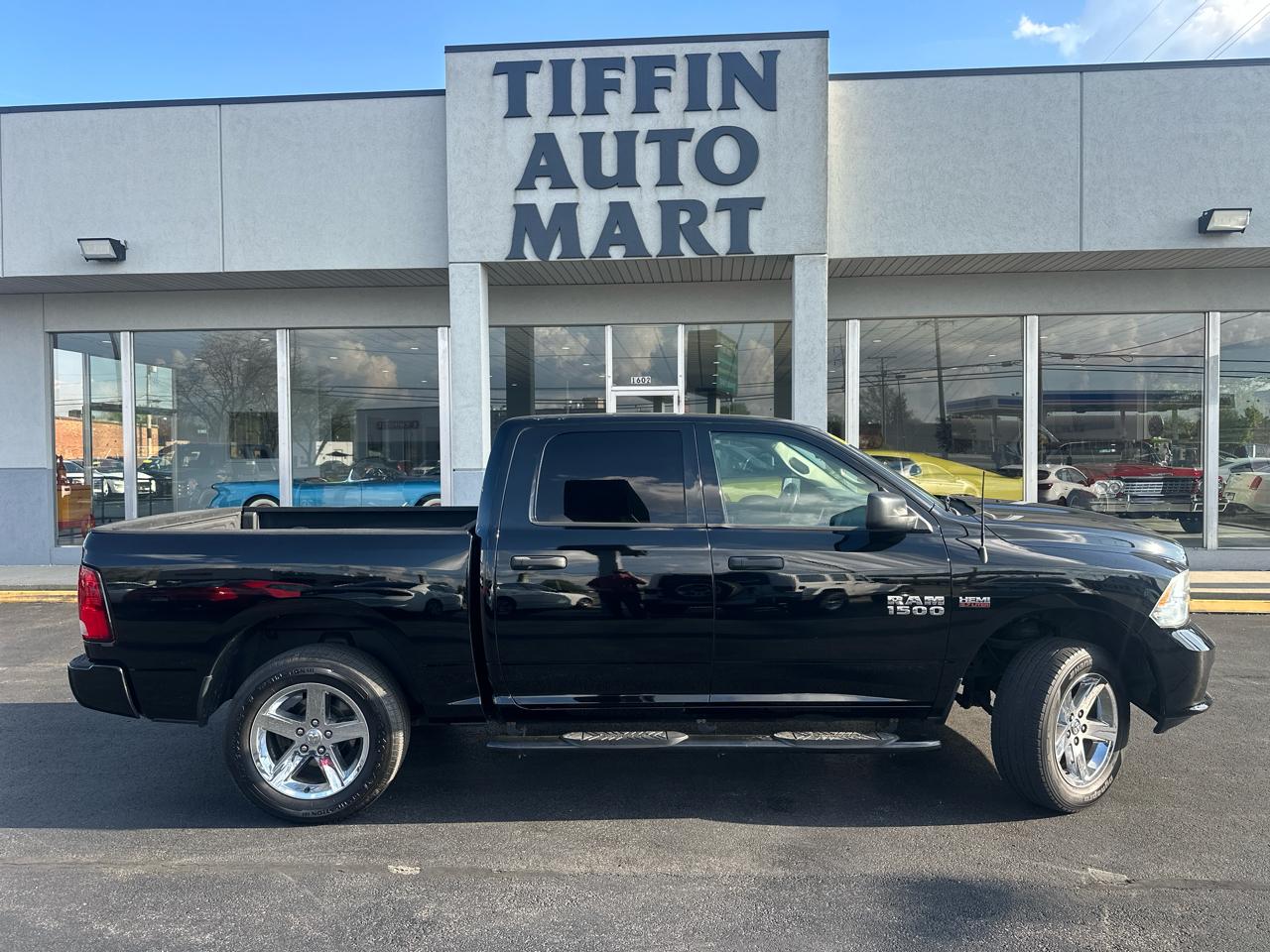 RAM 1500 4WD Crew Cab 140.5" Express 2014