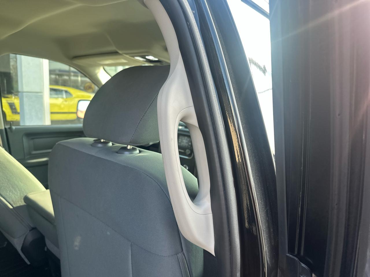 RAM 1500 4WD Crew Cab 140.5" Express 2014