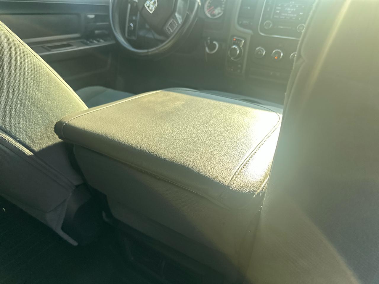 RAM 1500 4WD Crew Cab 140.5" Express 2014