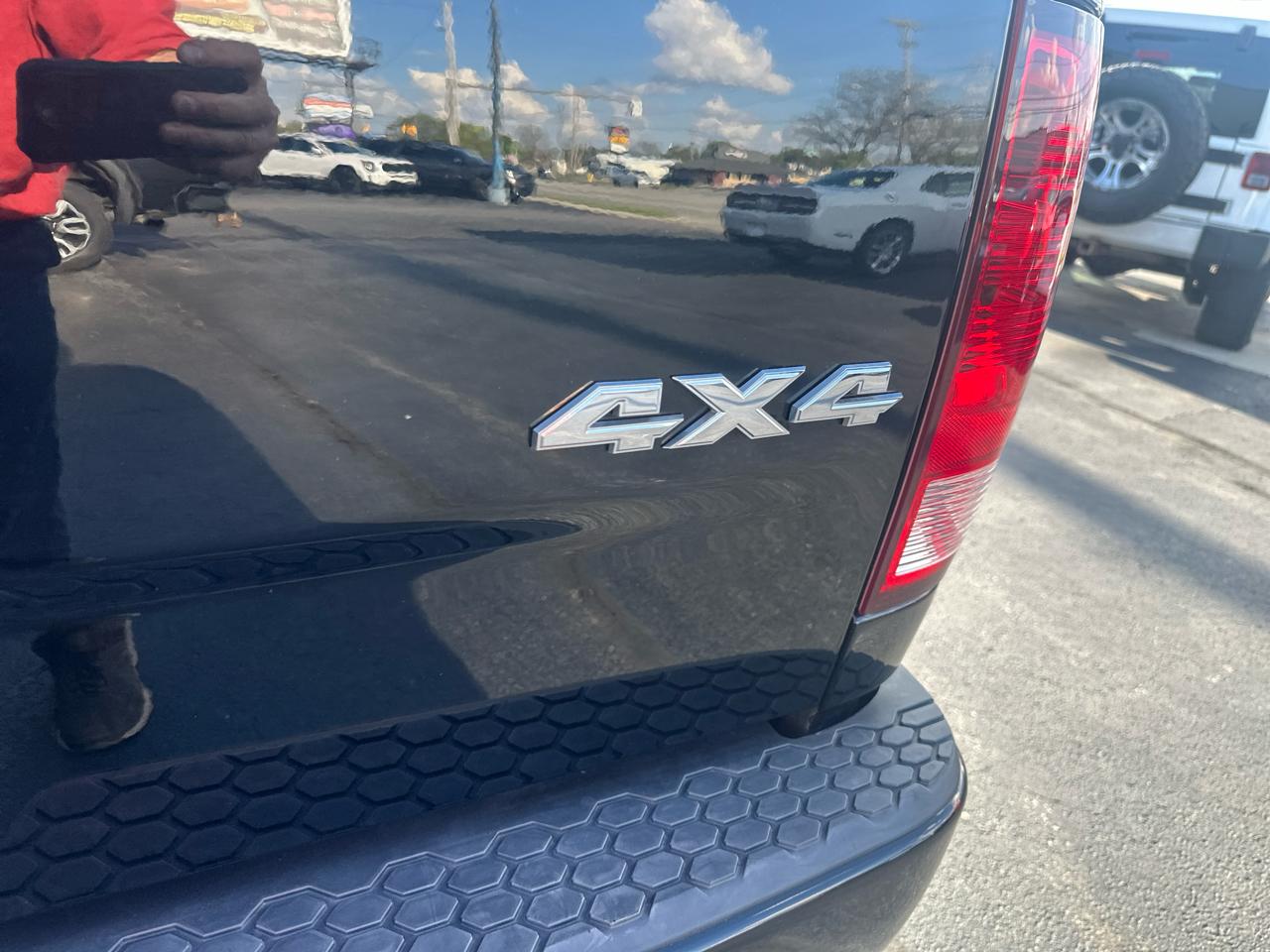 RAM 1500 4WD Crew Cab 140.5" Express 2014