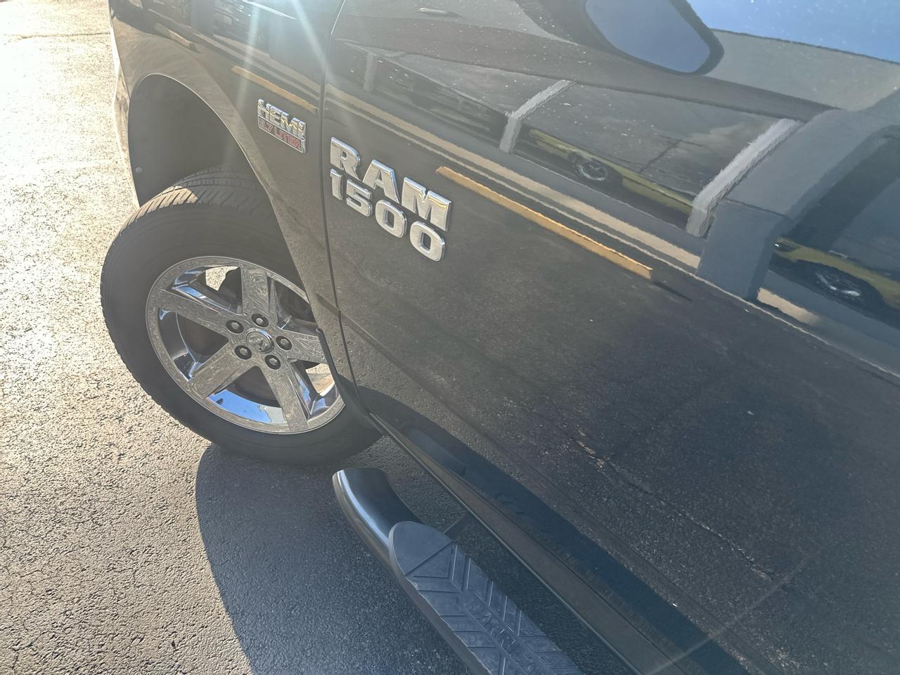 RAM 1500 4WD Crew Cab 140.5" Express 2014