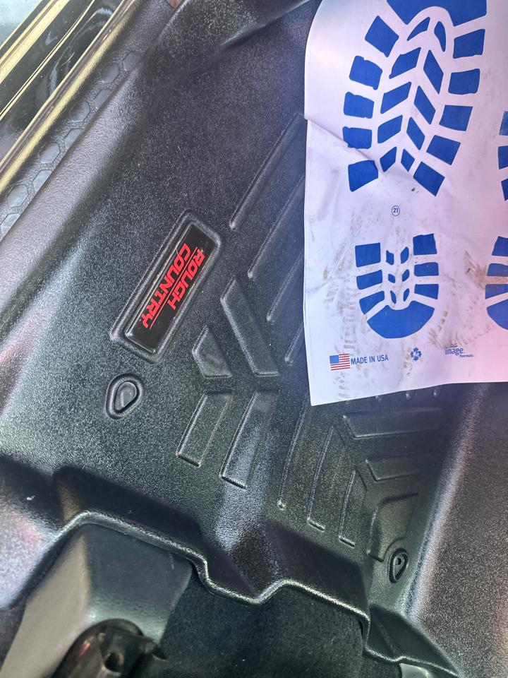 RAM 1500 4WD Crew Cab 140.5" Express 2014