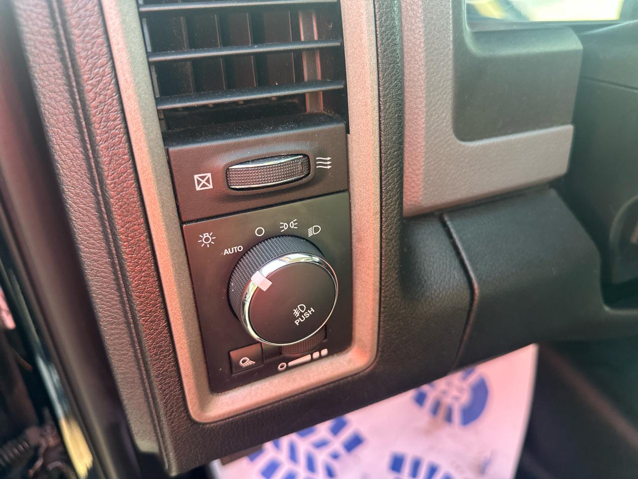 RAM 1500 4WD Crew Cab 140.5" Express 2014