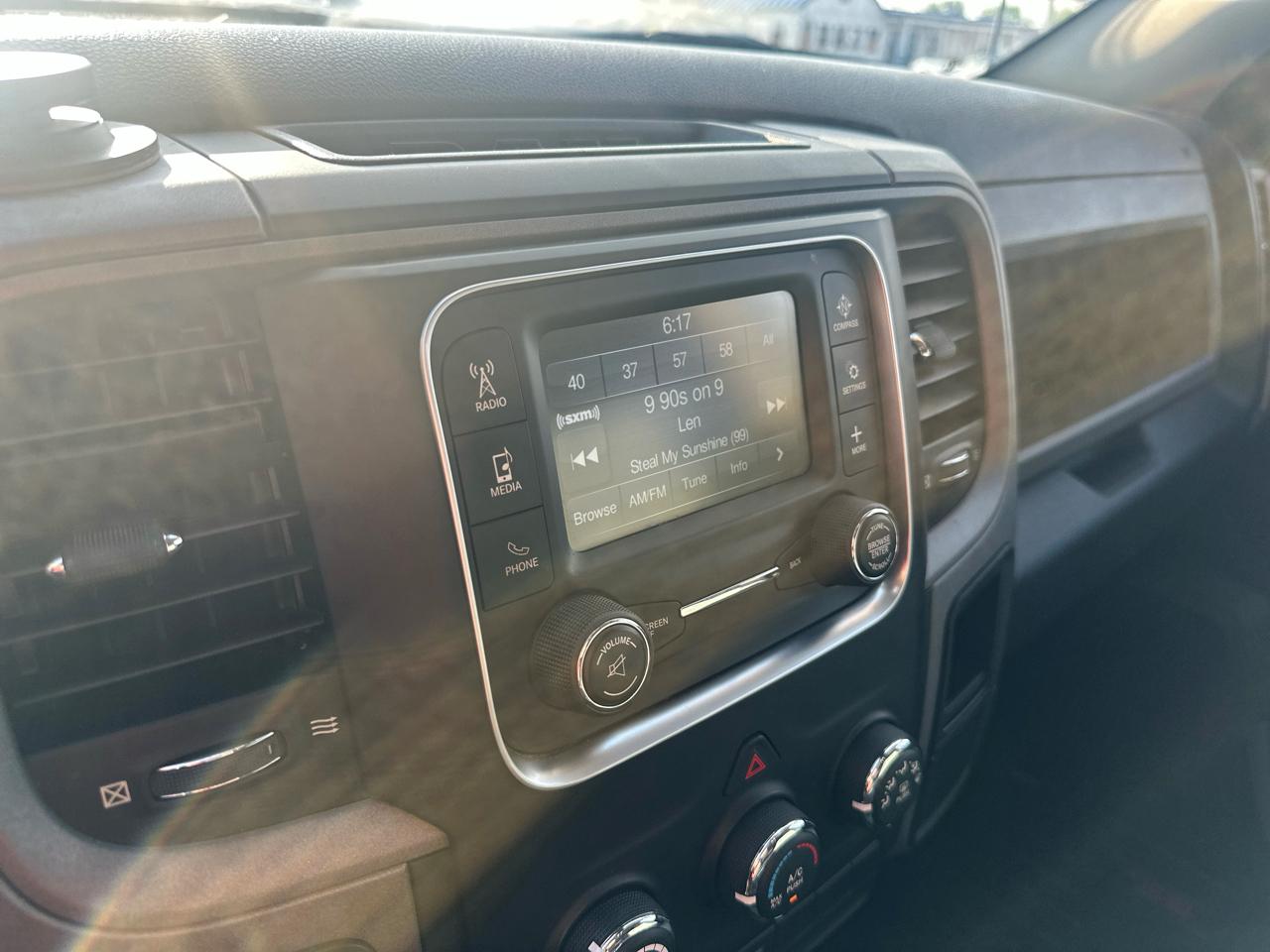 RAM 1500 4WD Crew Cab 140.5" Express 2014