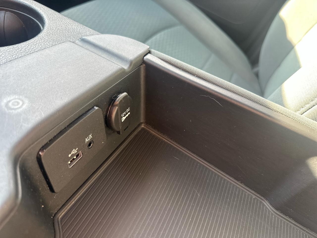 RAM 1500 4WD Crew Cab 140.5" Express 2014