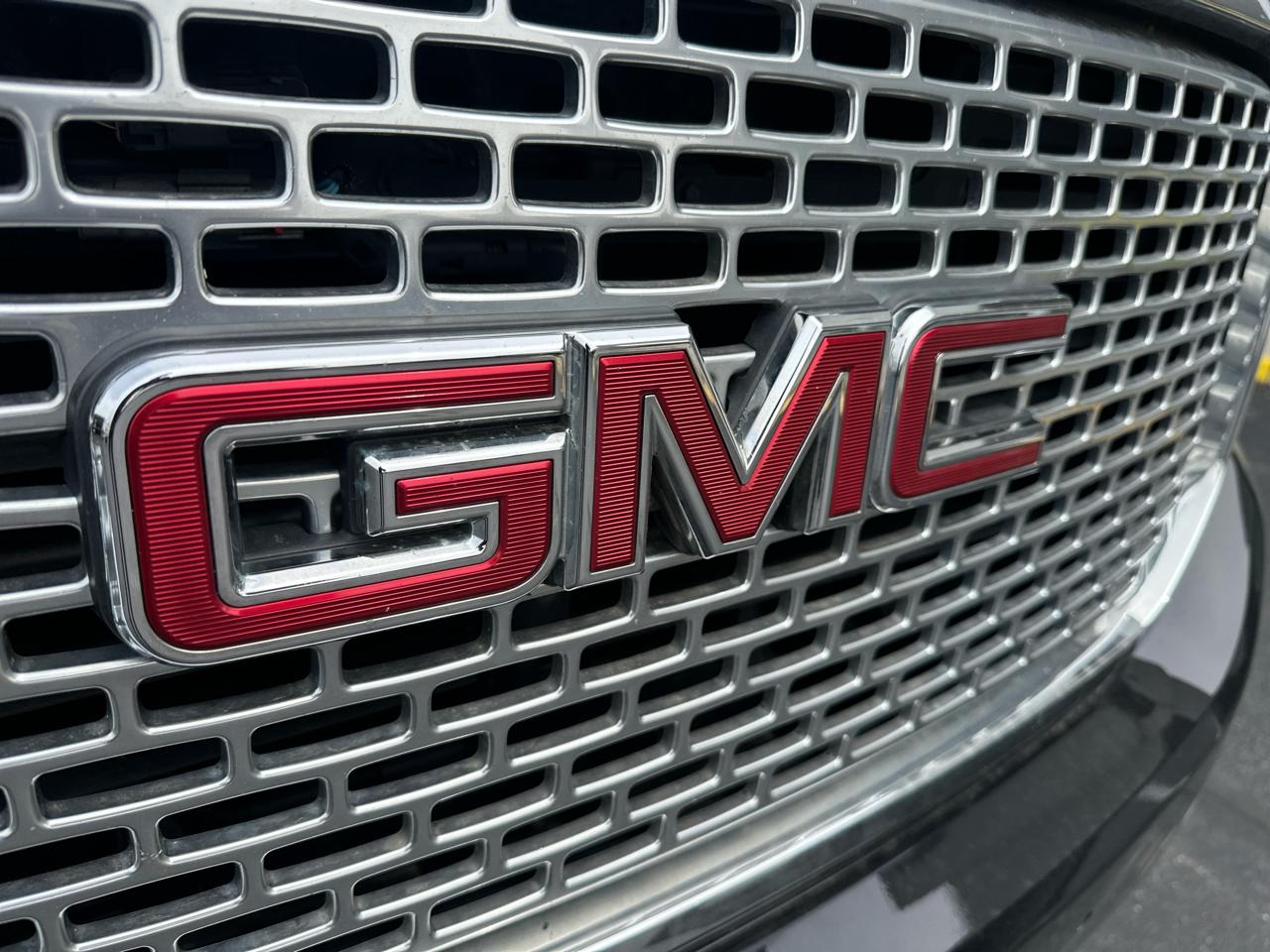 GMC Yukon XL 4WD 4dr Denali 2017