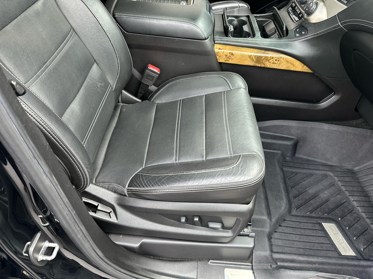 GMC Yukon XL 4WD 4dr Denali 2017