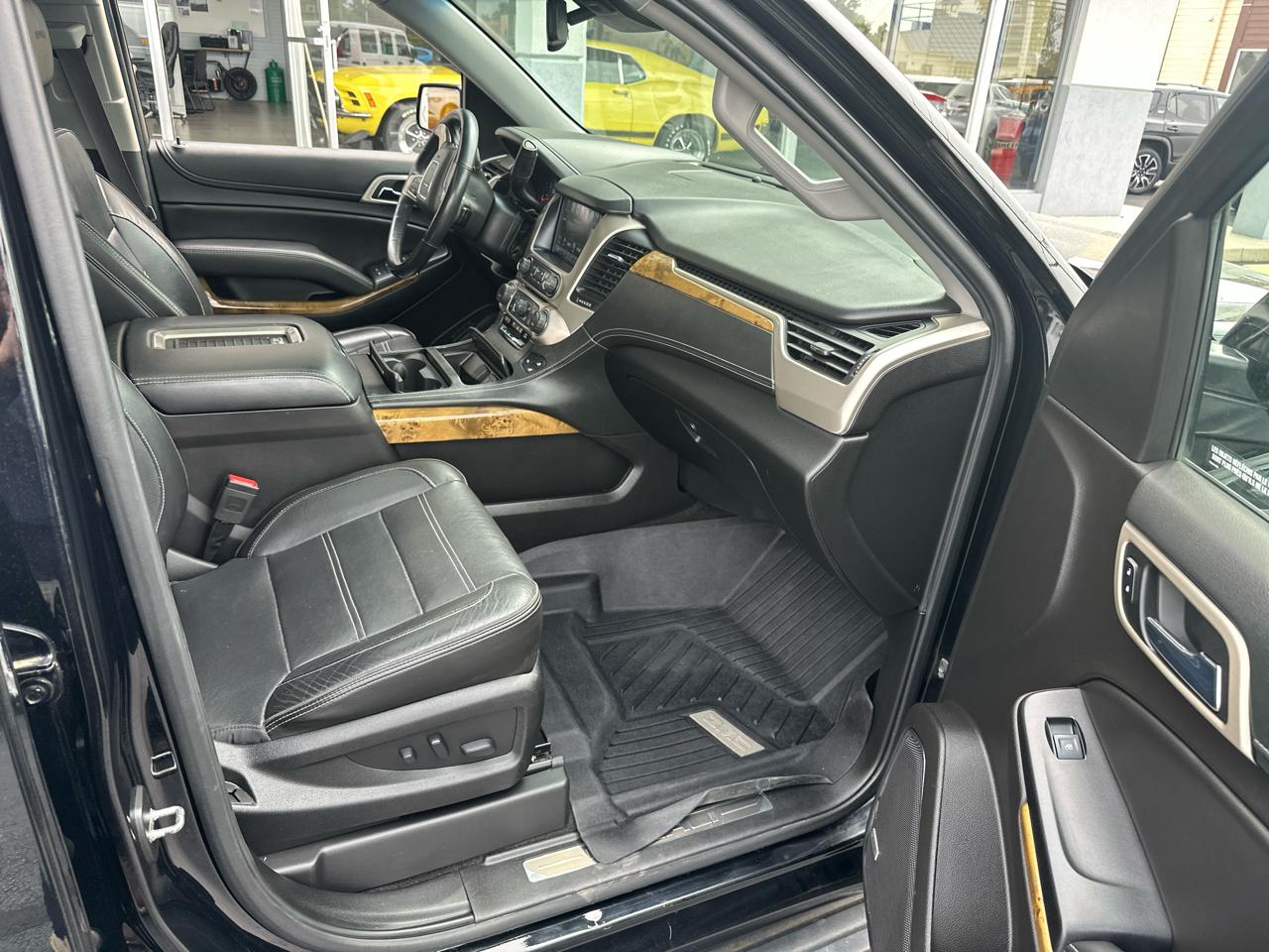 GMC Yukon XL 4WD 4dr Denali 2017